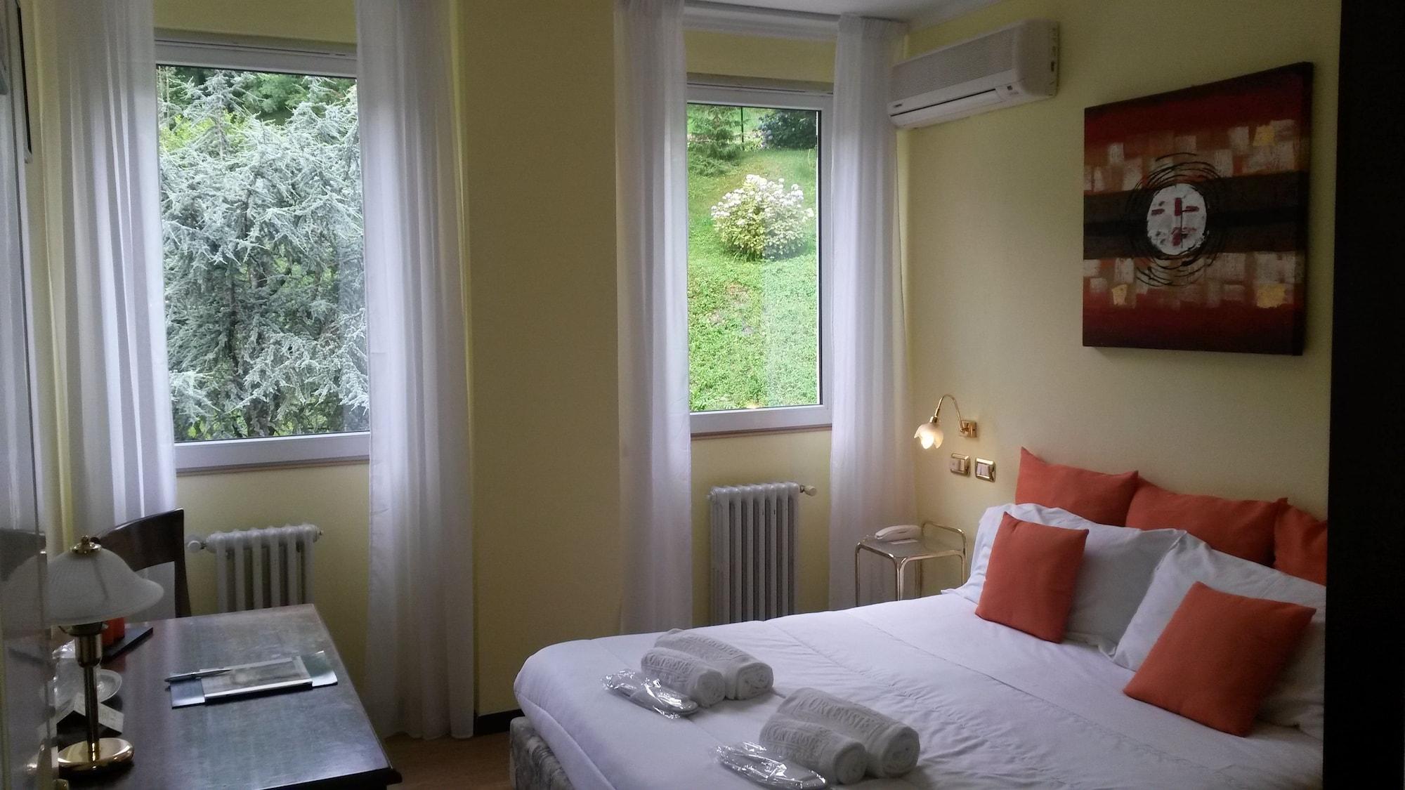 Hotel Villa Delle Ortensie Sant'Omobono Imagna Extérieur photo
