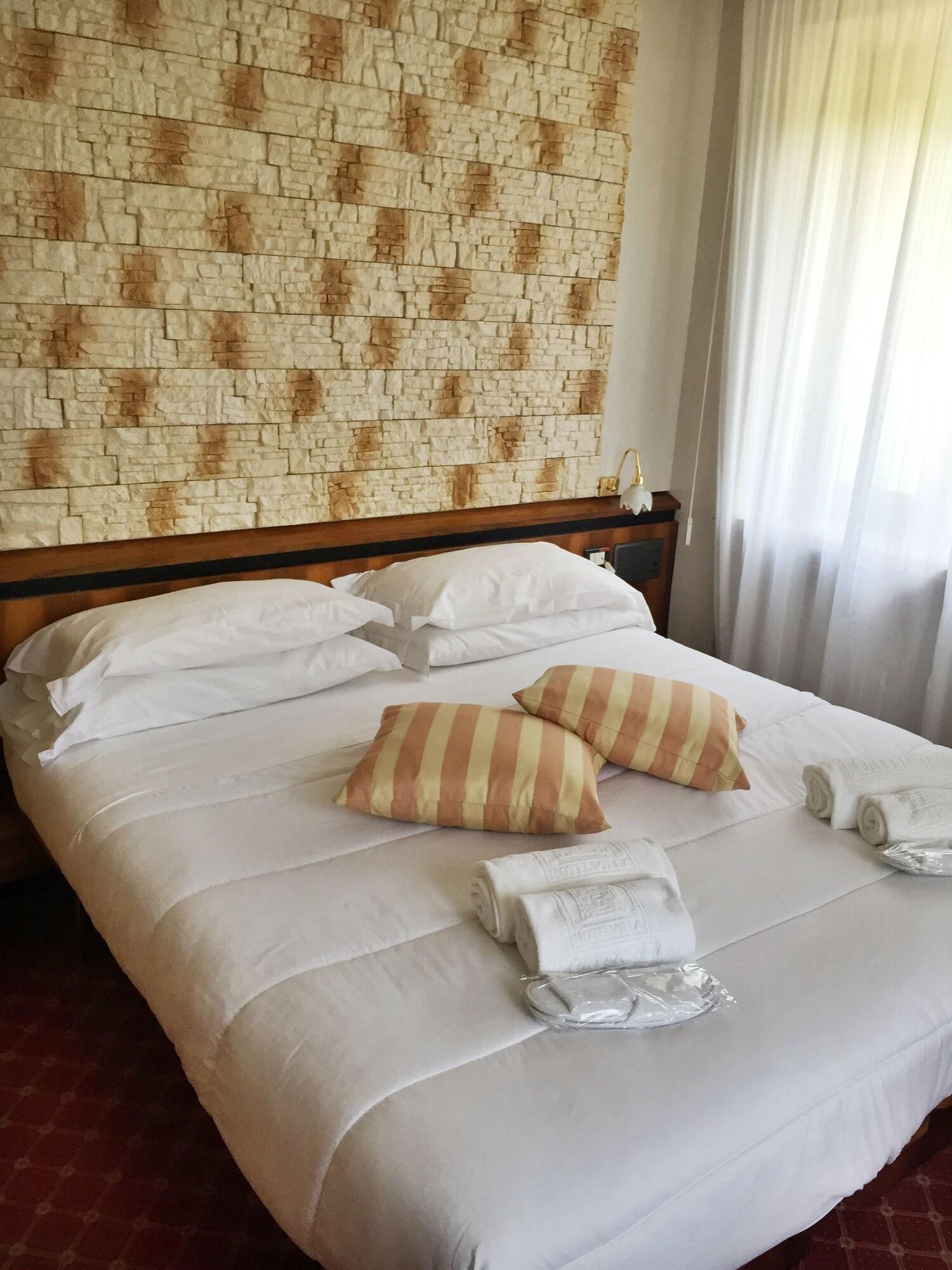 Hotel Villa Delle Ortensie Sant'Omobono Imagna Extérieur photo