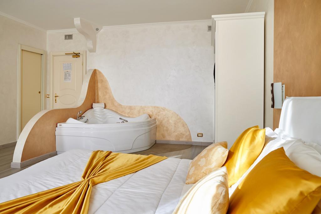 Hotel Villa Delle Ortensie Sant'Omobono Imagna Extérieur photo