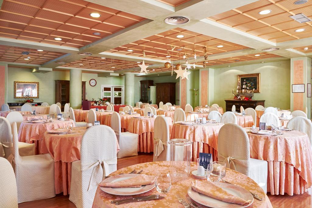 Hotel Villa Delle Ortensie Sant'Omobono Imagna Extérieur photo